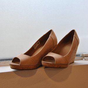 TOMS Suede Wedge Peep Toe Cork Heels Size 8